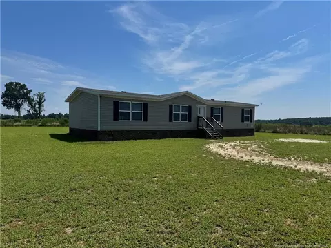 93 Westbrook Rd, Clinton, NC 28328
