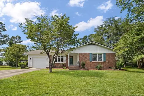7526 Overbrook Dr, Fayetteville, NC 28303
