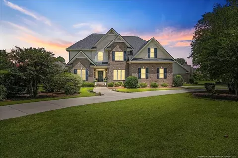 305 St Martins Pl, Fayetteville, NC 28311