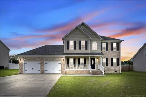 399 Robeson St, Spring Lake, NC 28390