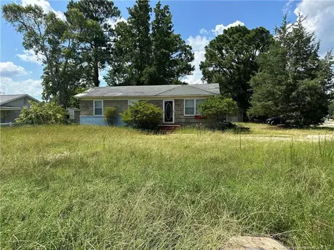 5758 Camden Rd, Fayetteville, NC 28306