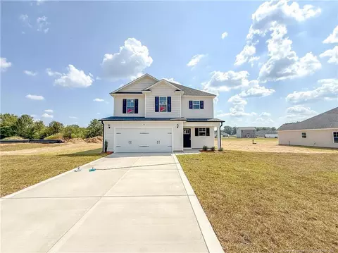 92 Commander Dr, Parkton, NC 28371