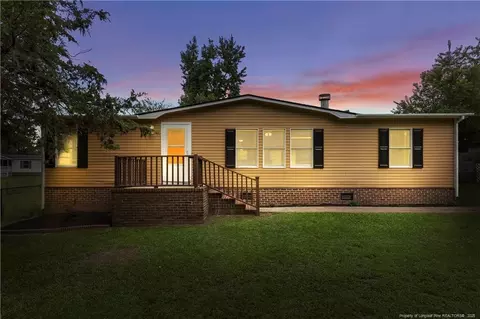 88 Buckhorn Lakes Rd, Spring Lake, NC 28390