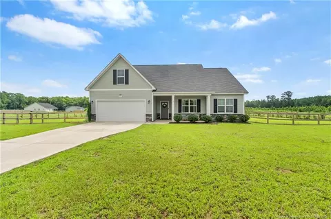 79 Brightleaf Dr, Parkton, NC 28371