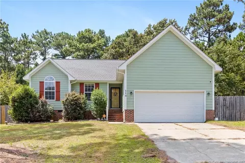 114 Jefferson Dr, Raeford, NC 28376