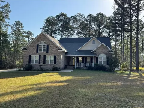 912 Lewis St, Raeford, NC 28376