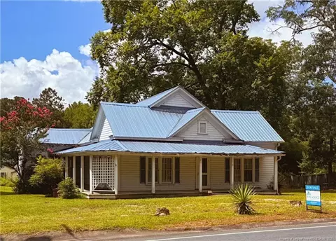 561 Carthage St, Cameron, NC 28326