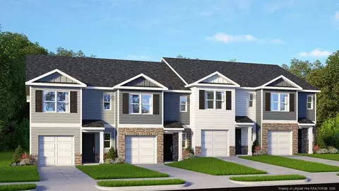 209 Maddox Dr, Aberdeen, NC 28315