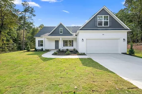 2968 Docs Rd, Spring Lake, NC 28390