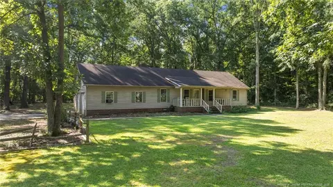 1316 Middle Rd, Eastover, NC 28312