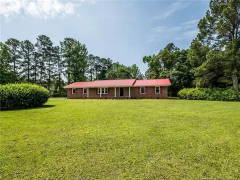 5505 Azalea Dr, Lumberton, NC 28360