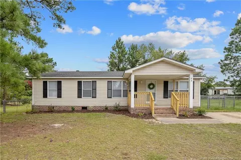 43 Columbus Cts, Spring Lake, NC 28390