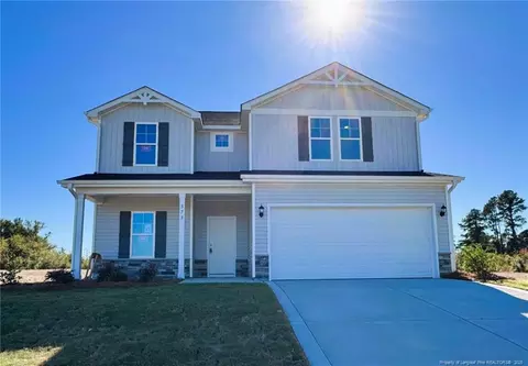 373 Ashley Heights Dr, Aberdeen, NC 28315