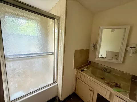 710 Pine St, Hamlet, NC 28345 photo 5