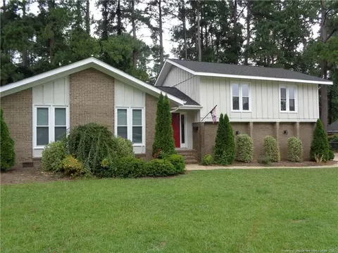 201 Rivenoak Dr, Fayetteville, NC 28303