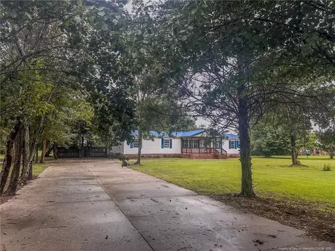 270 Brisson Sand Rd, Saint Pauls, NC 28384