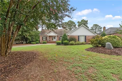 39 Paddock Ln, Southern Pines, NC 28387