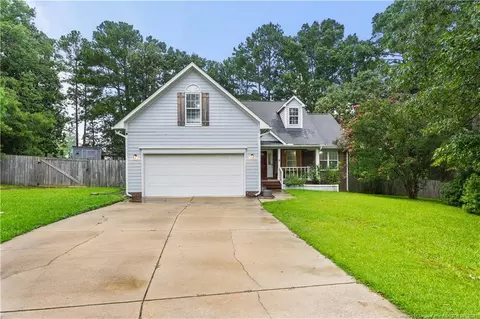 422 Early Dawn Dr, Raeford, NC 28376