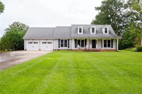 123 Bayshore Dr, Parkton, NC 28371