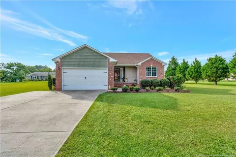 704 Brookfield Dr, Pembroke, NC 28372