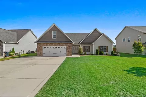 221 Legends Dr, Raeford, NC 28376