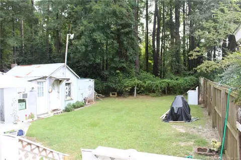 Exterior - 975 E Central Ave, Raeford, NC 28376 photo 3 of 6