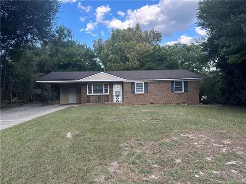 2609 Dumbarton Rd, Fayetteville, NC 28306