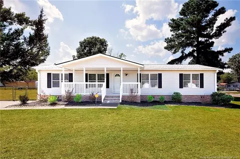 1504 Clan Campbell Dr, Raeford, NC 28376