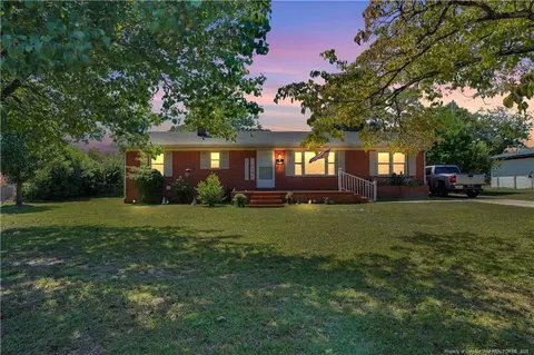 1828 1826 Stockton Dr, Fayetteville, NC 28304
