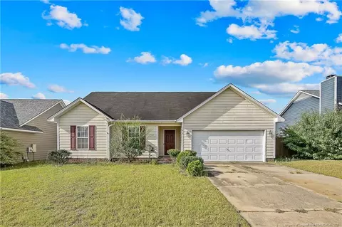 1015 Gatesville Dr, Hope Mills, NC 28348