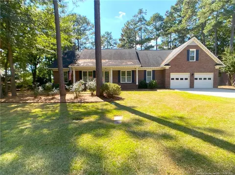2079 Loganberry Dr, Fayetteville, NC 28304