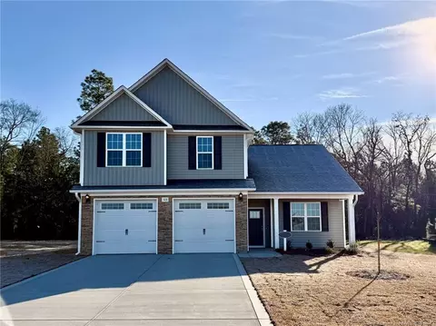 328 Sacksonia St, Raeford, NC 28376