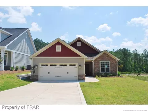 29 Glenwood Ct, Spring Lake, NC 28390