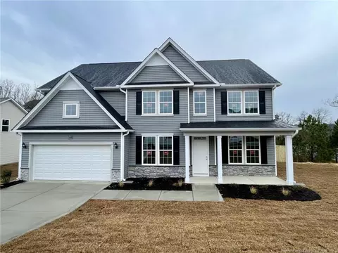 548 Southerland Peak Dr, Raeford, NC 28376