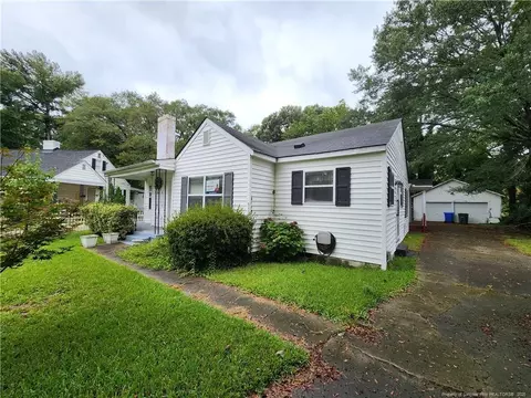 140 W Circle Ct, Fayetteville, NC 28301