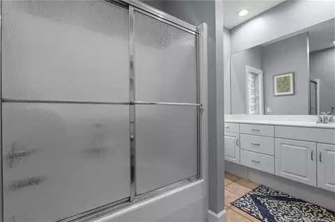 Bath - 105 Salem Dr, Pinehurst, NC 28374 photo 2 of 7