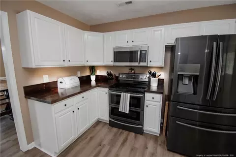 Kitchen - 795 Yorkshire Dr, Cameron, NC 28326 photo 3 of 4