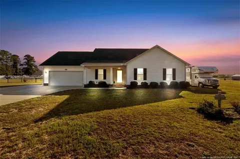 424 Delmore Rd, Autryville, NC 28318