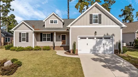 205 Sundew Ct, Southern Pines, NC 28387