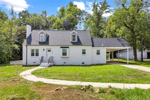 901 Iona St, Fairmont, NC 28340
