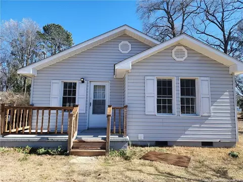 405 S West St, Roseboro, NC 28382