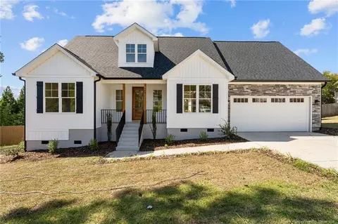 106 Camberly Ln, Aberdeen, NC 28315