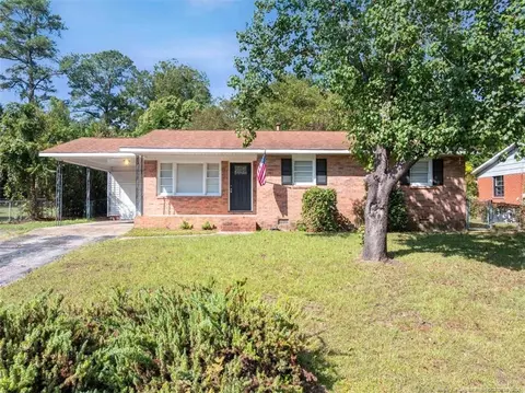 1846 Dewsberry Dr, Fayetteville, NC 28304
