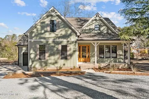 245 W Connecticut Ave, Southern Pines, NC 28387