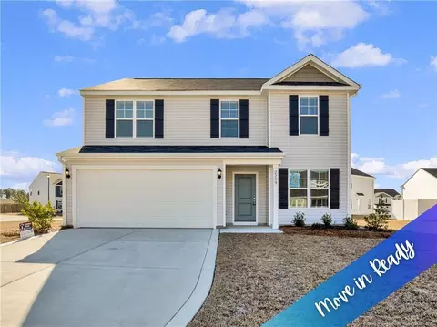 2209 Roadster Pony Ln, Hope Mills, NC 28348