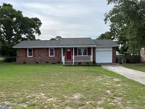 3717 Colonial Cv, Hope Mills, NC 28348