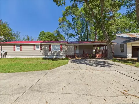 2597 Pinecrest Dr, Fayetteville, NC 28306