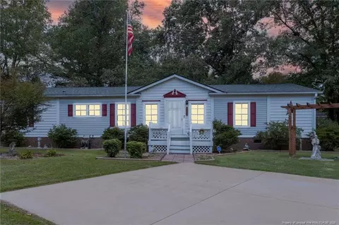 520 Inverary Dr, Raeford, NC 28376