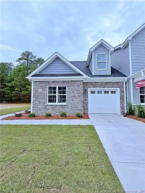 946 Kensington Park Rd, Fayetteville, NC 28311