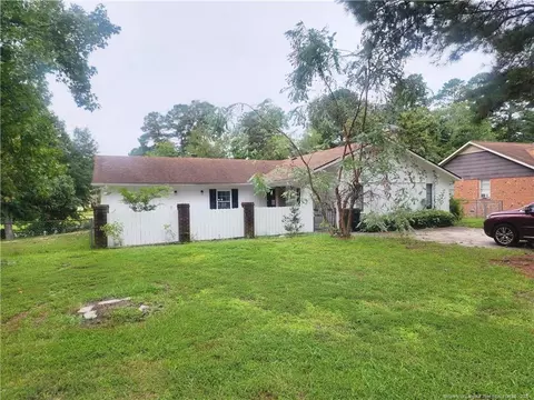 732 Sarazen Dr, Fayetteville, NC 28303